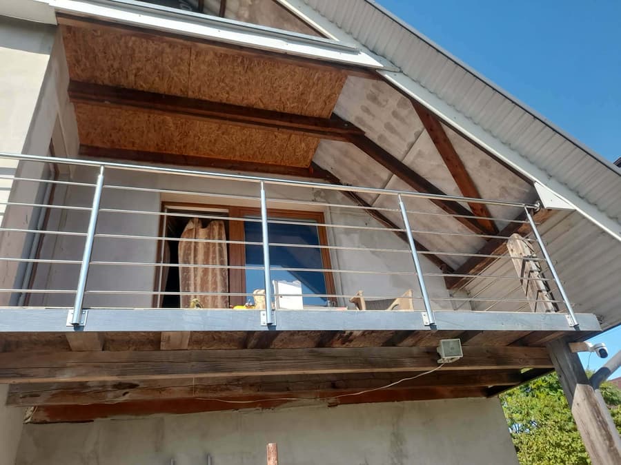 Skośny podział klatki schodowej – balustrada na wymiar, realizacja nr 12