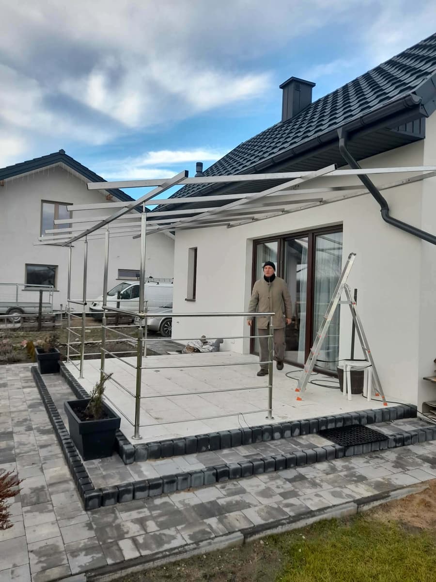Balustrada tarasu z odwodnieniem – balustrada na wymiar, realizacja nr 38